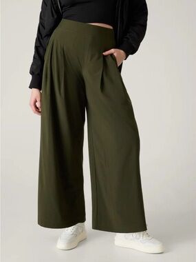 Athleta Women's Brooklyn Heights Pleated Wide Leg Pants in Green Size 2 Petite